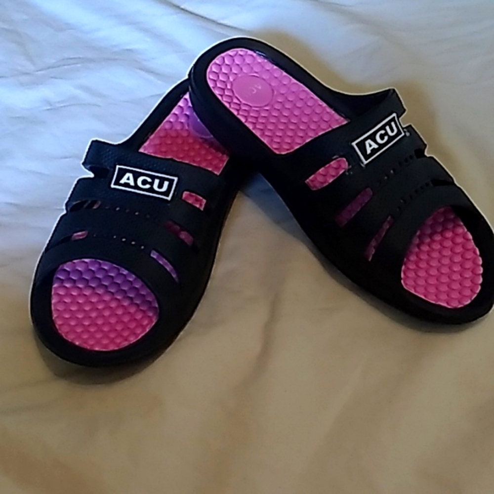 β€οΈππ©΄Women's ACU massaging shoes size 40β€οΈππ©΄ - Picture 1 of 8